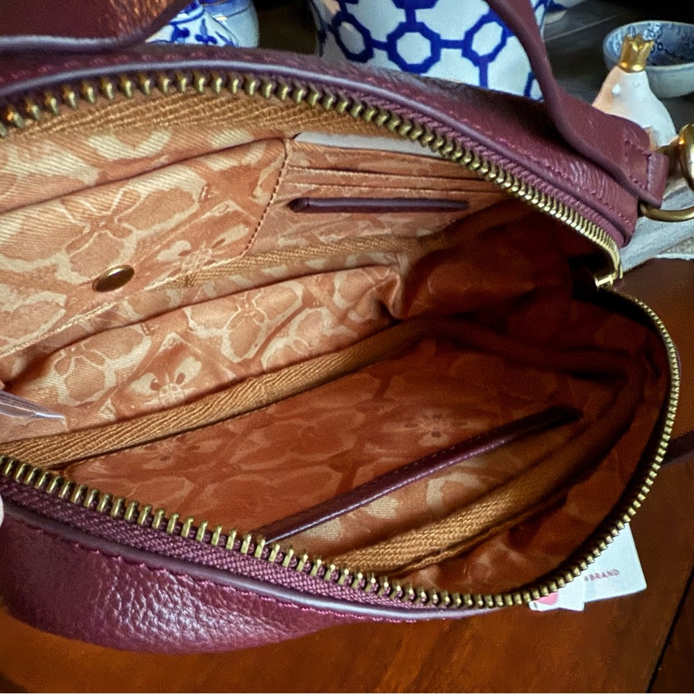 NEW ‘Lucky Brand’ Bag in Genuine Leather that can be carried two different ways - Picture 12 of 16